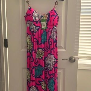 Woman’s Lilly Pulitzer Joanna Maxi dress Leaves in the breeze tropical pink